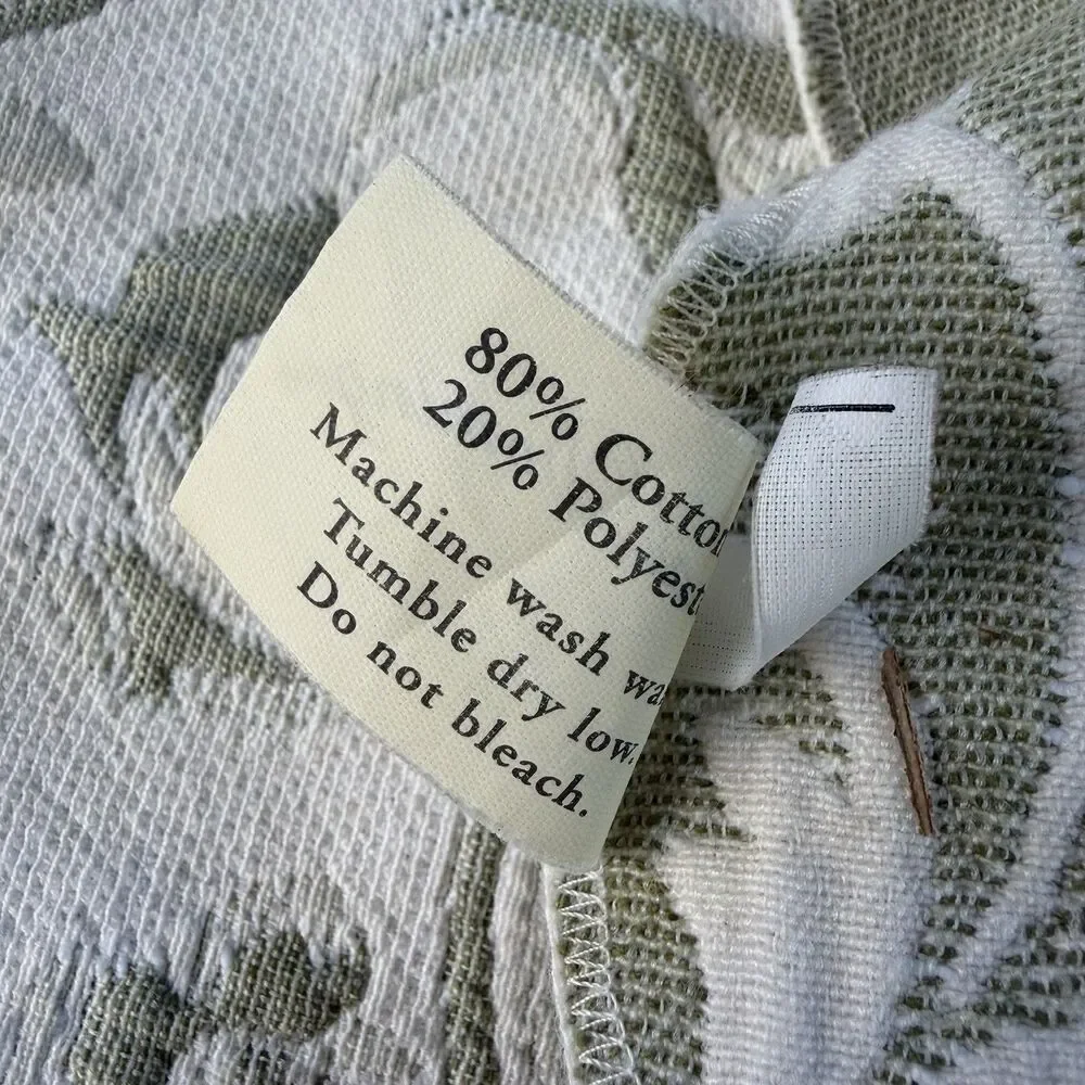 Colchas Domingos Placemats Set of 4 Sage Green White Matelasse Jacquard Scallop